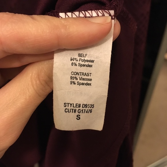 Le Lis Kano Textured Knit Dress - Picture 4 of 4